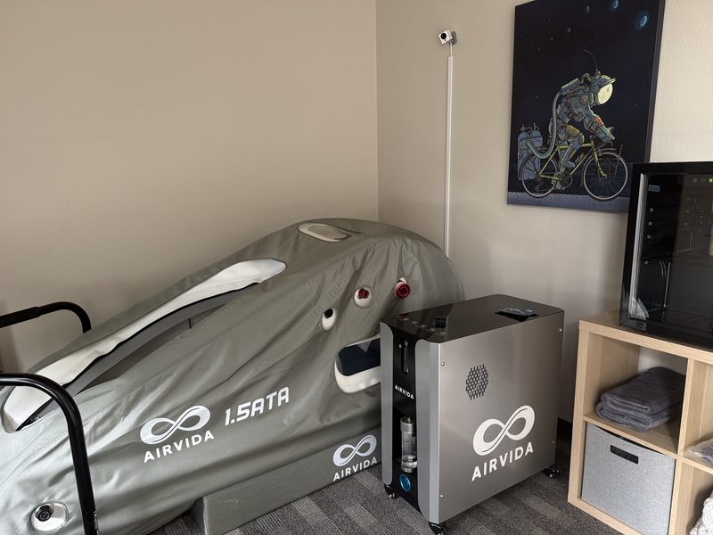 Airvida Pro 90 hyperbaric wellness chamber at Mile High Athlete